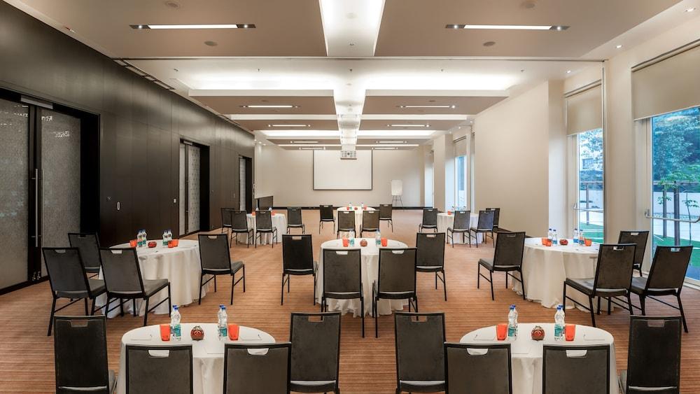 Hyatt Place Gurgaon Udyog Vihar Eksteriør billede The 2014 conference room
