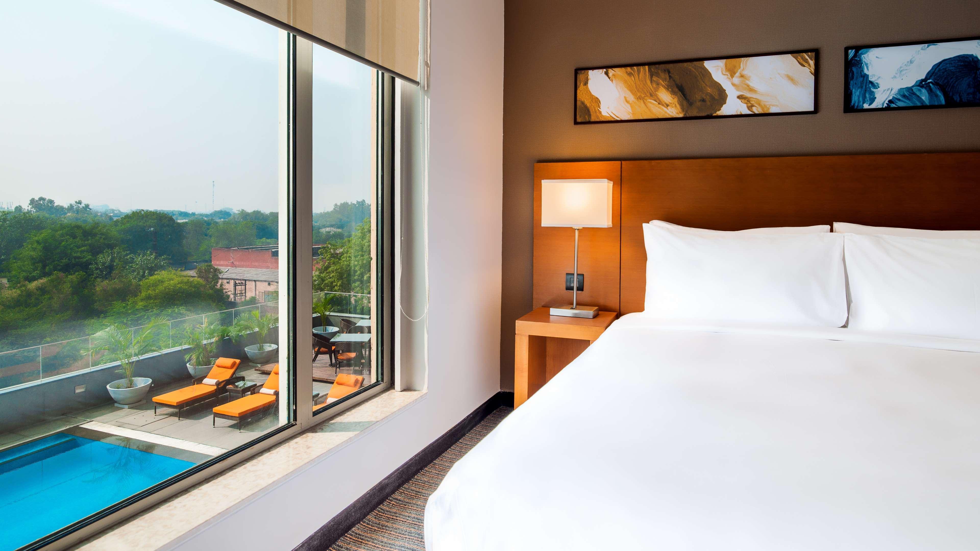 Hyatt Place Gurgaon Udyog Vihar Eksteriør billede A guest room at the hotel