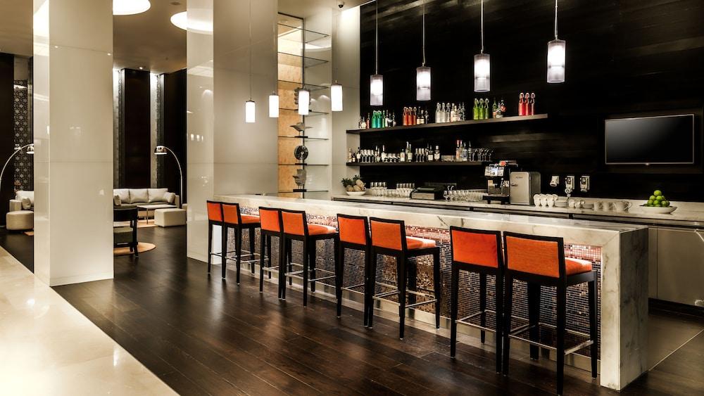 Hyatt Place Gurgaon Udyog Vihar Eksteriør billede The bar at the lounge
