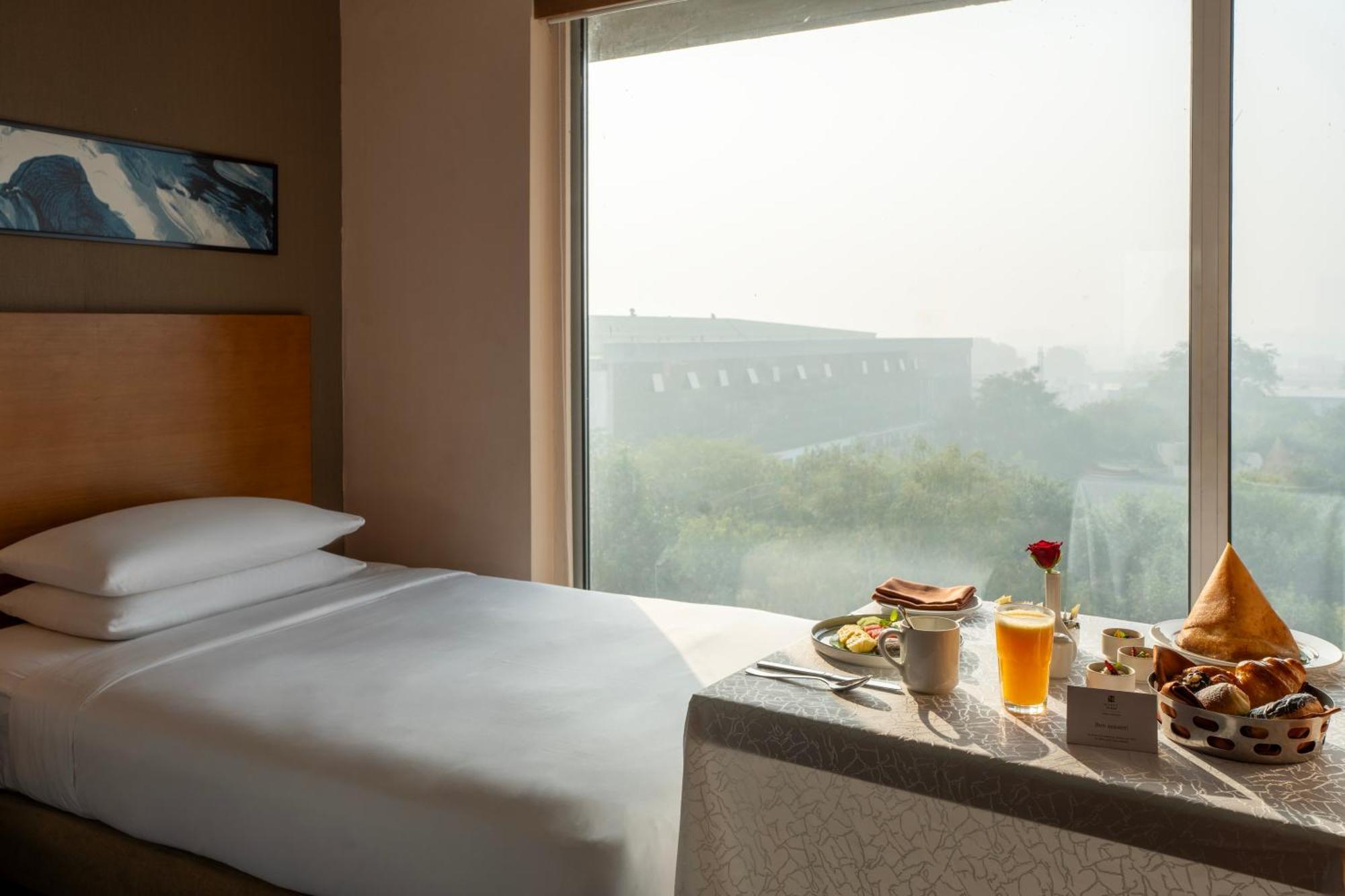 Hyatt Place Gurgaon Udyog Vihar Eksteriør billede A room at the hotel