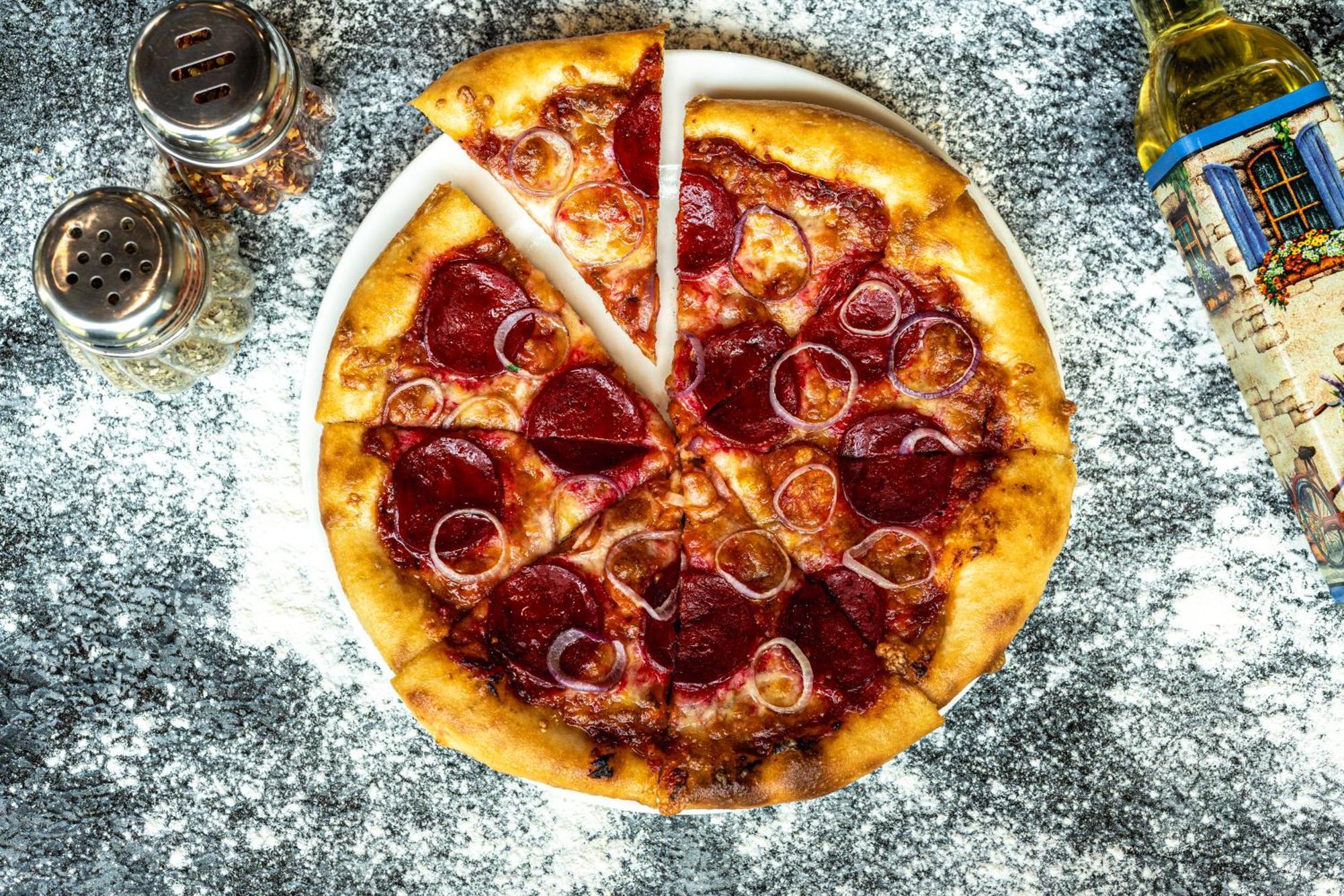 Hyatt Place Gurgaon Udyog Vihar Eksteriør billede A pepperoni pizza