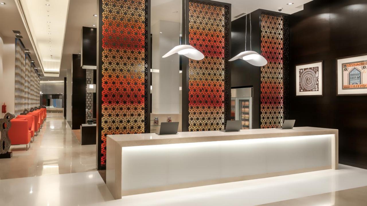 Hyatt Place Gurgaon Udyog Vihar Eksteriør billede The lobby of the hotel